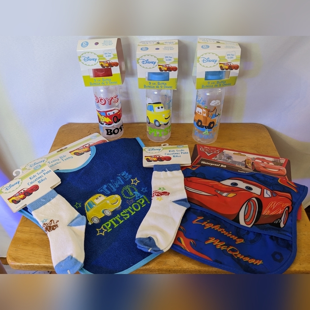 New Disney Pixar cars lightning McQueen baby shower set bottle bib Socks, T10MIS